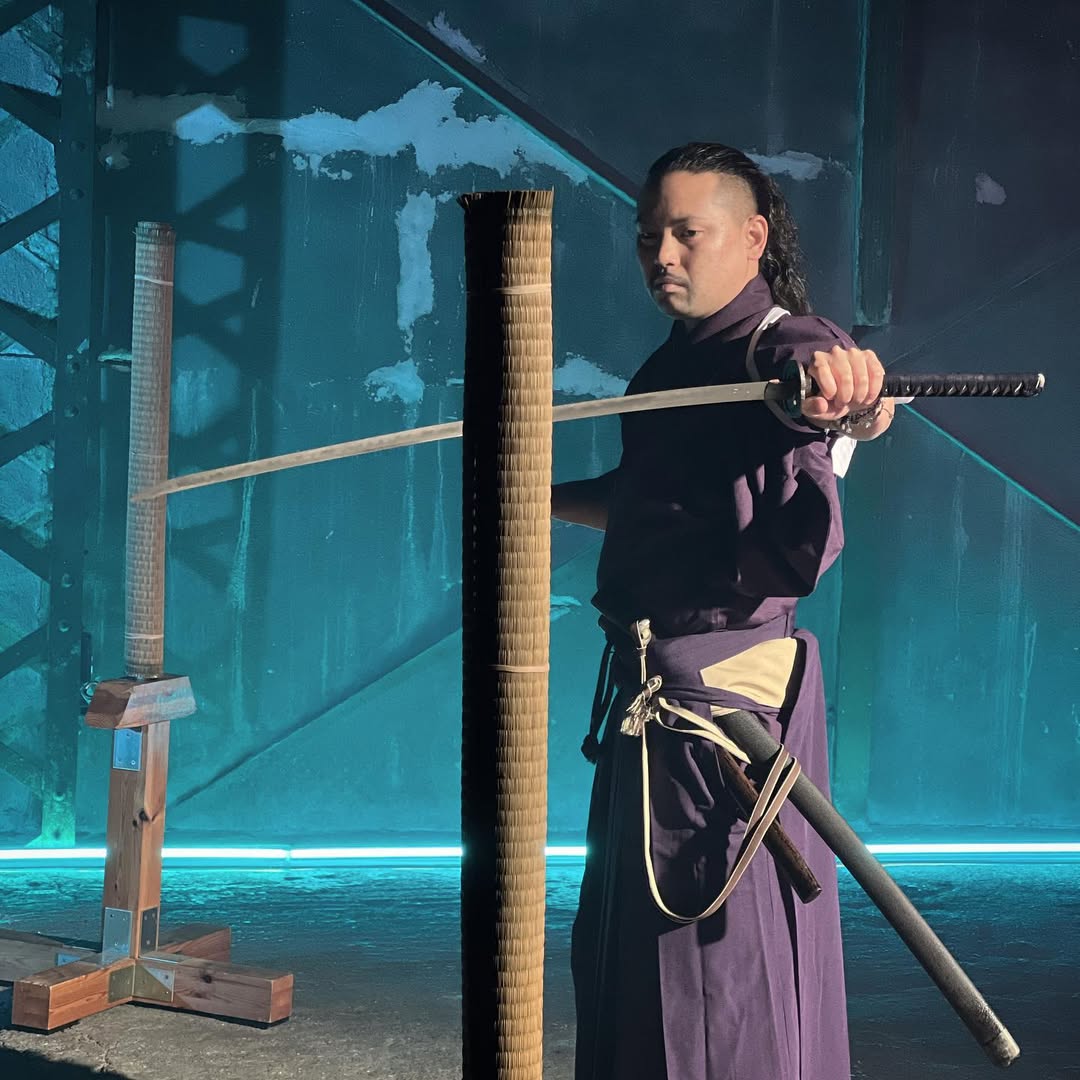 Yushin-sensei in two-sword (nito) stance